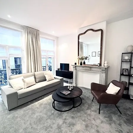 Apartment Magnificent In Sablon Brussels