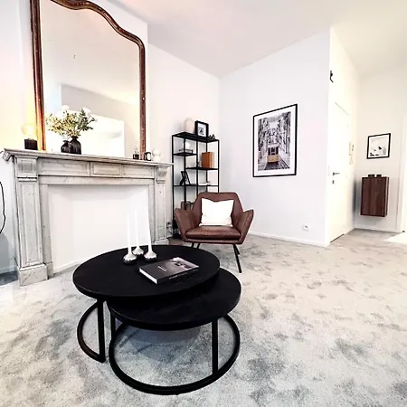 Magnificent In Sablon Apartment *