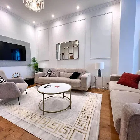 Cozy For 9 Guests Midi Station Apartment *