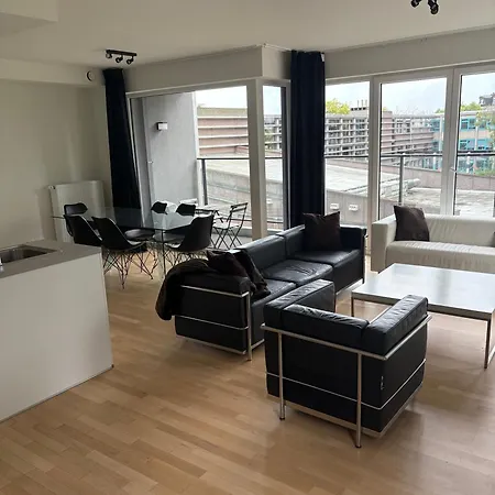 Modern Close To Everything Apartment