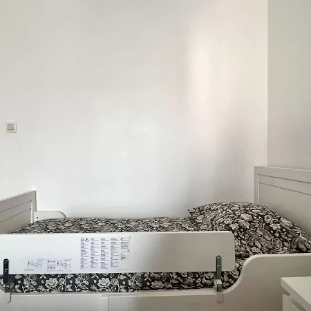 Cozy For 9 Guests Midi Station Brussels