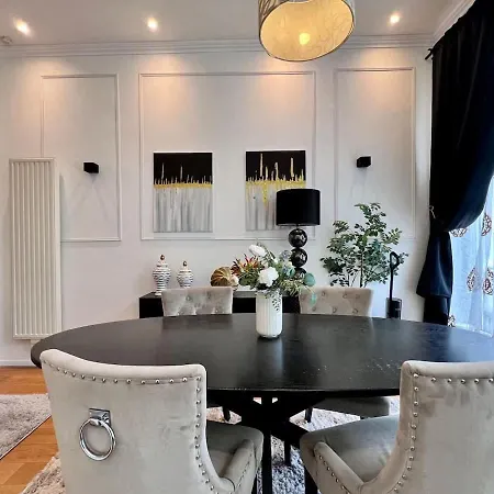 Cozy For 9 Guests Midi Station Brussels