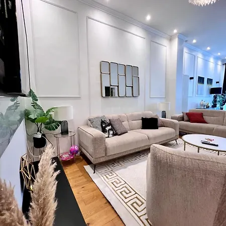 Apartment Cozy For 9 Guests Midi Station