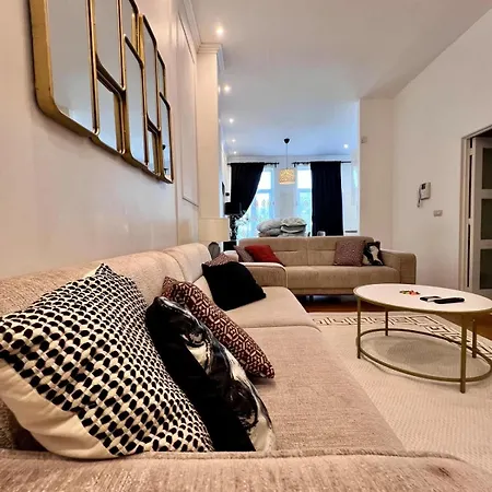 Apartment Cozy For 9 Guests Midi Station *