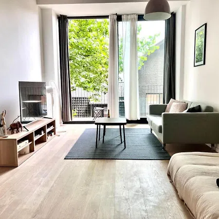 Spacious Loft Up To 4 Guests Comfort & Style In Apartment *