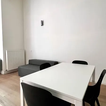 Spacious Loft Up To 4 Guests Comfort & Style In Apartment *