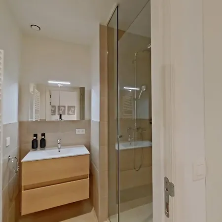 Apartment Quiet & Stylish 3-bedroom Flat In Heart Of Ixelles