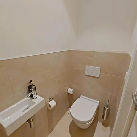 Apartment Quiet & Stylish 3-bedroom Flat In Heart Of Ixelles *