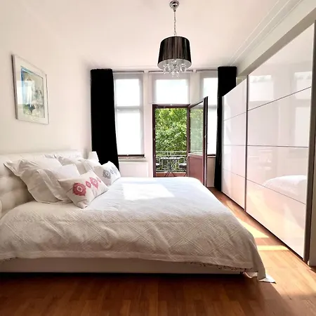 Apartment A Chic Haven In The Heart Close To Center
