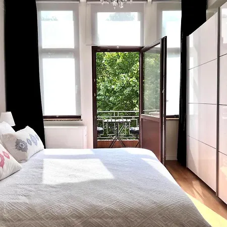 Chic Heart Of The With Balcony Brussel