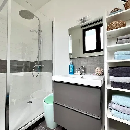Chic Heart Of The With Balcony Appartement Brussel