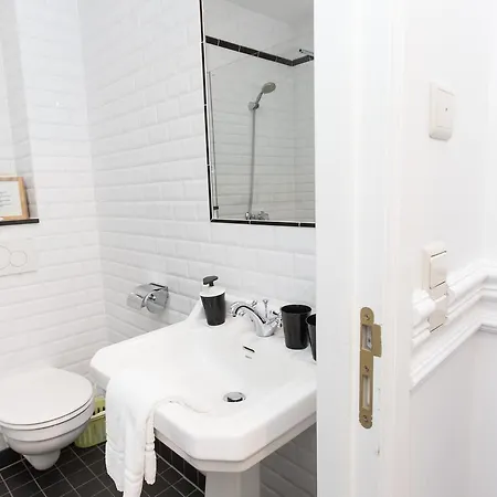 Downtown Bxl Bed & Breakfast