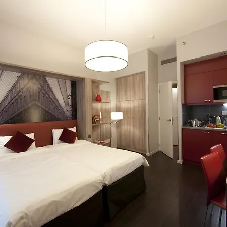 Adagio Grand Place Aparthotel 4*