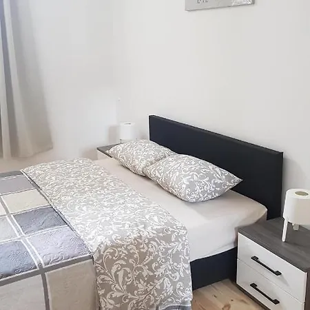 Modern First Floor Apartment