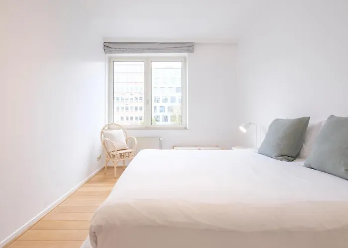 Lumineux Appartement 2 Chambres Entre Le Chatelain Et L\'Avenue Louise
