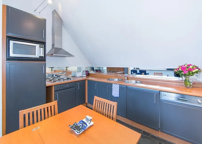 Azimut Flathotel Aparthotel