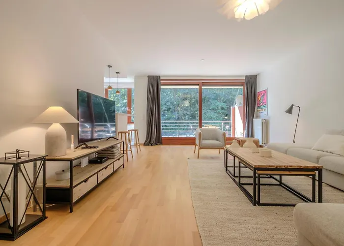 Chaleureux Appartement 1 Chambre Proche Ecole Europeenne