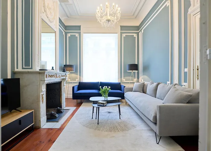 Luxurious 6-Br Mansion Near European Union
