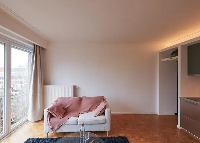 Fernand Cocq Elegant Residence