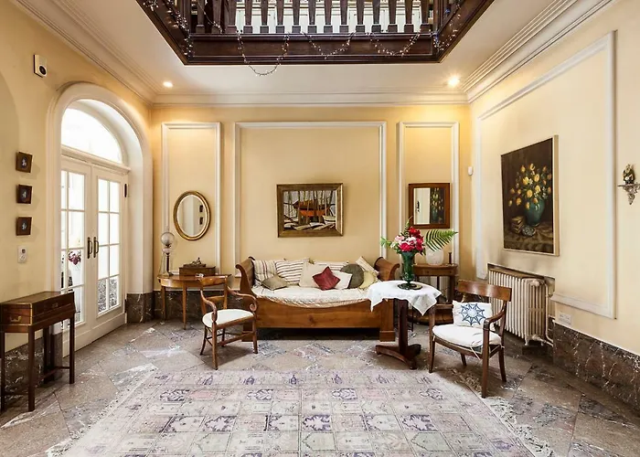 Guest House With Beautiful Garden
