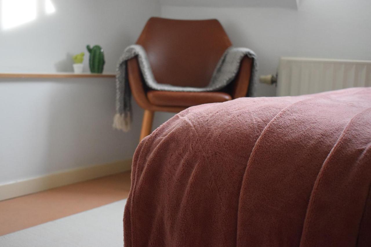 Homestay With A Private Bathroom In Eu District *