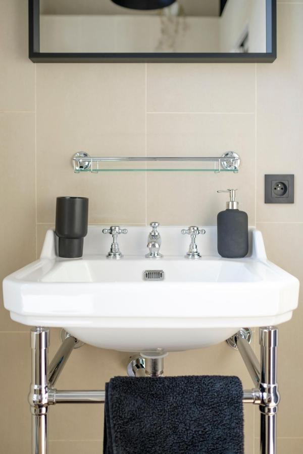 Appartement Fabulous In Chatelain Area With Balcony Brussel