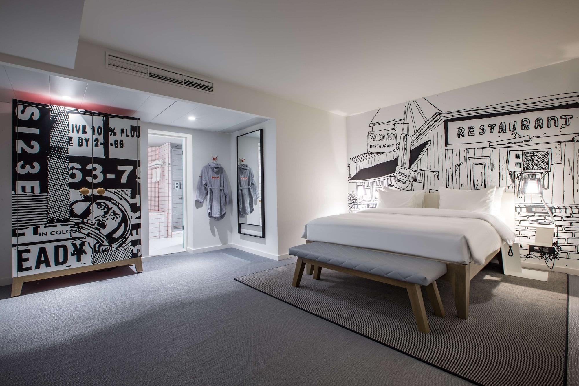 Hotel Radisson Red Brussels 4*