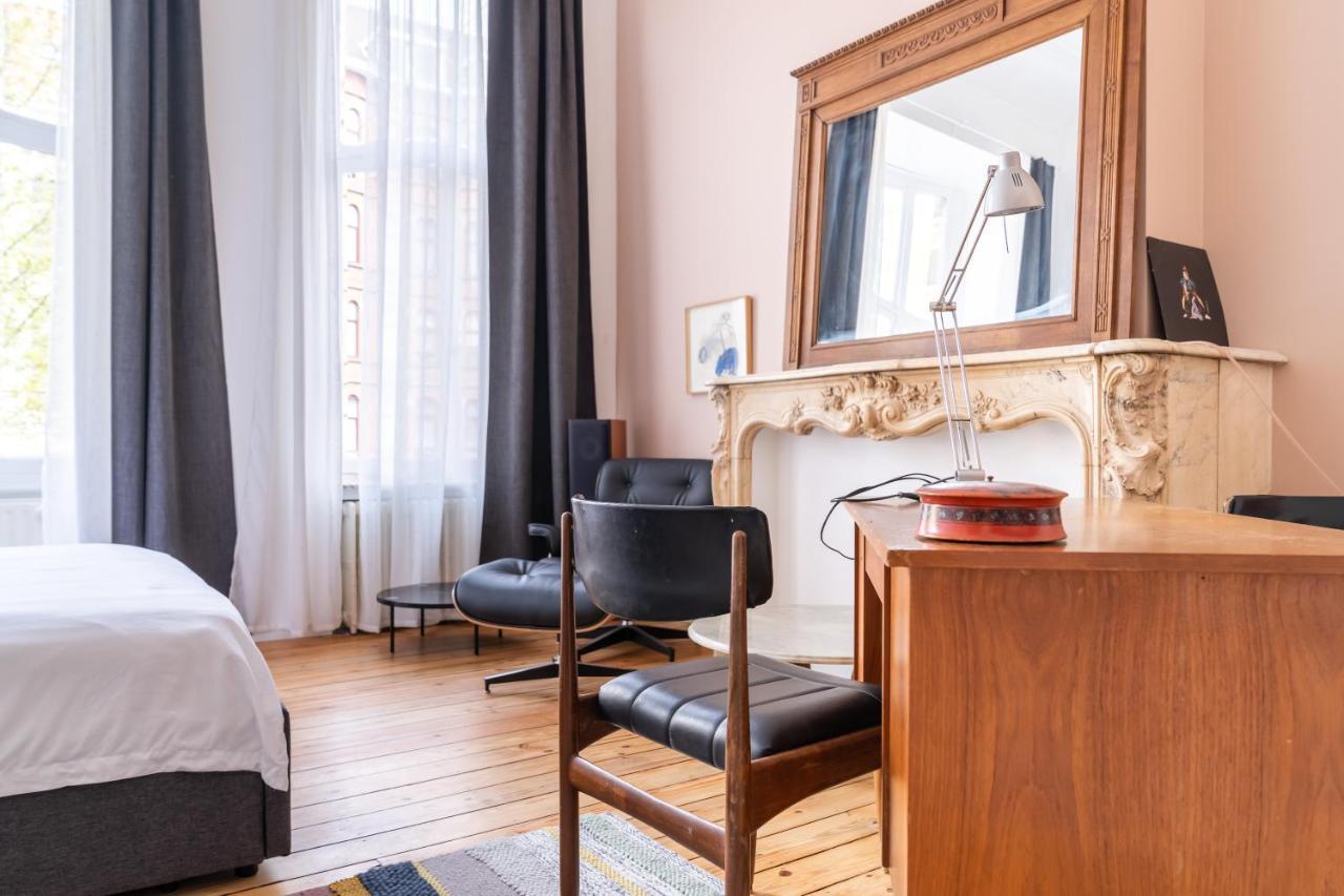 Guest house La Belgica Near Tour And Taxi *
