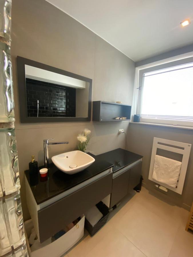 Homestay Chambre, Salle Sport, Grand Patio, Salle De Bain - Luxueux Appartement Idealement Localise Dans Le Centre De Bruxelles