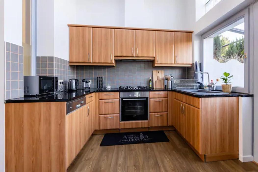 Manoir Bel Horizon Avec Grand Jardin Et Parking Prive