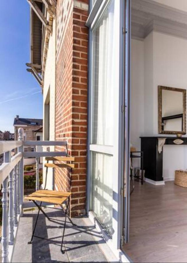 Manoir Bel Horizon Avec Grand Jardin Et Parking Prive Holiday home Brussels