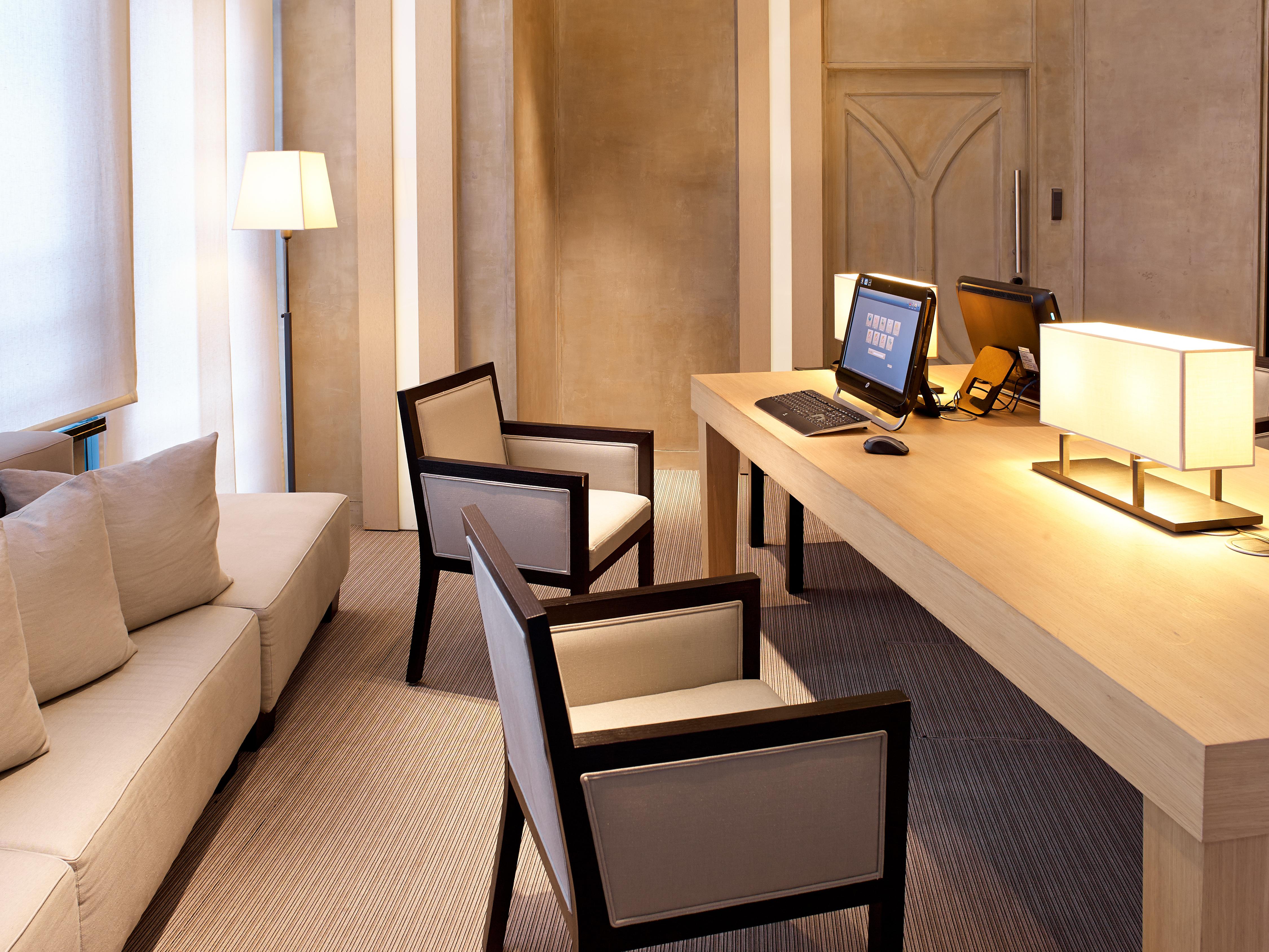 Radisson Collection Grand Place Hotel 5*