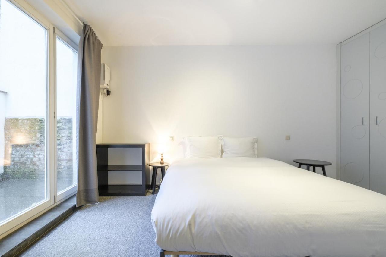Magnificent 2 Bedroom Duplex + Terrace Ixelles Apartment *
