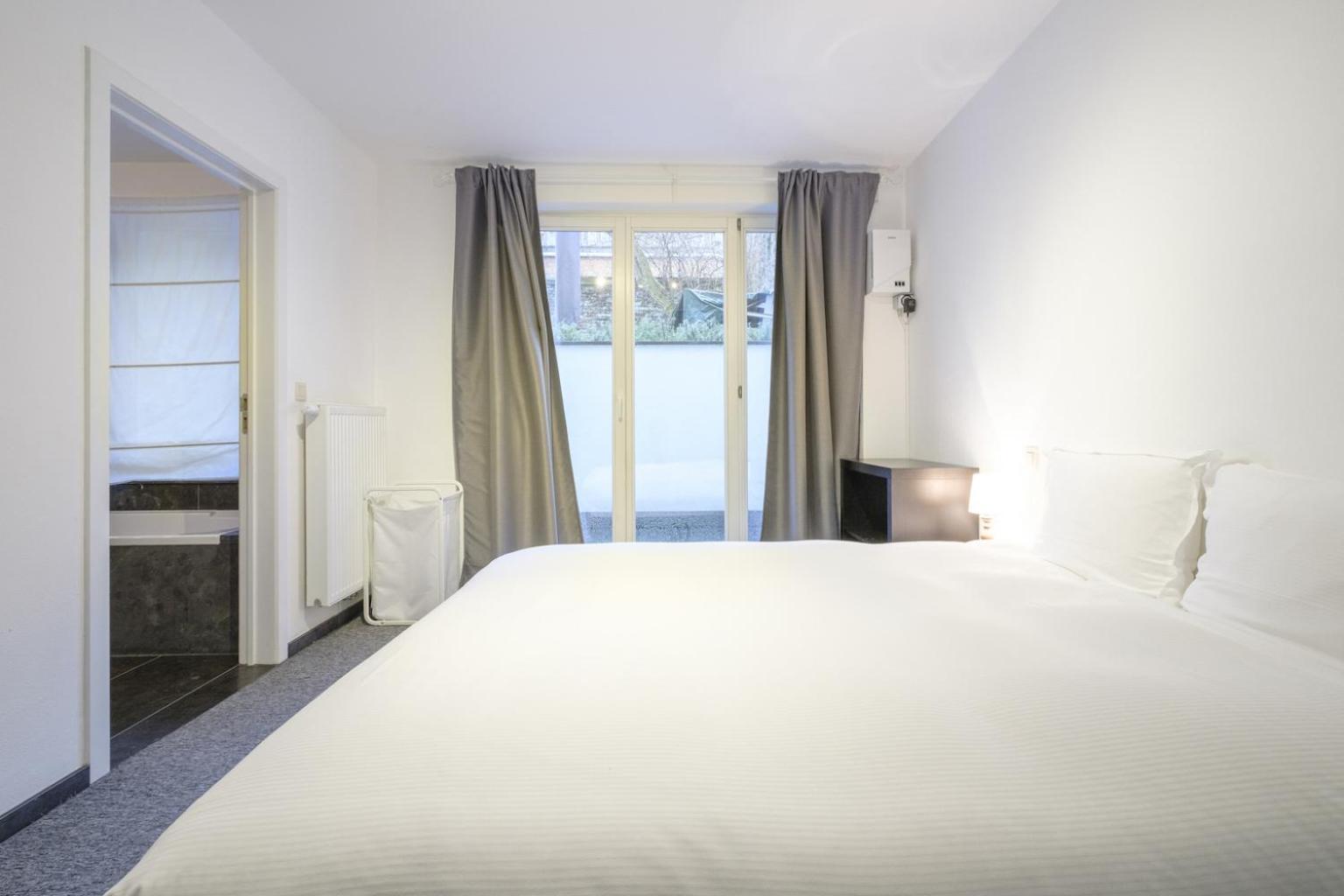 Magnificent 2 Bedroom Duplex + Terrace Ixelles Apartment *