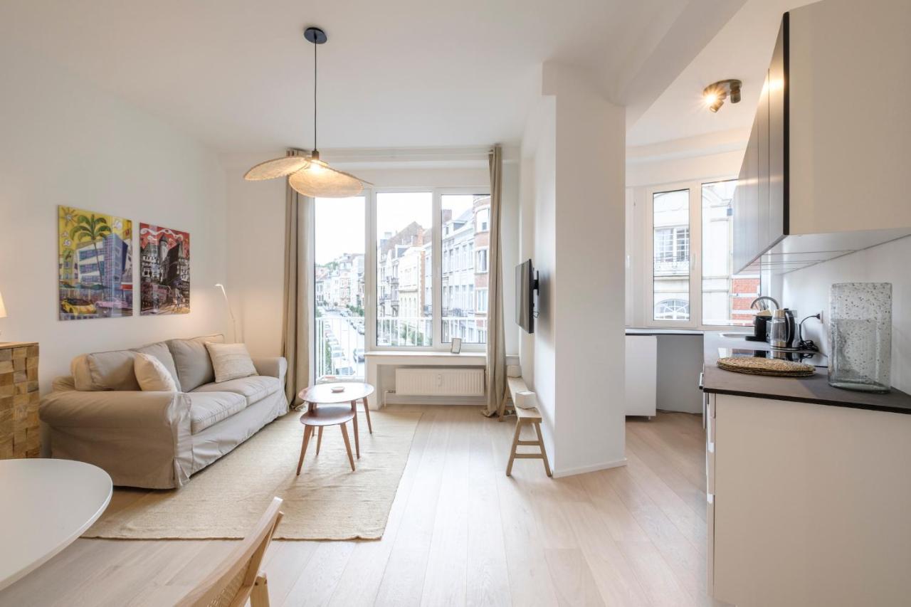 Ravissant Avec Balcon Proche Abbaye De La Cambre Et Avenue Louise * Brussels