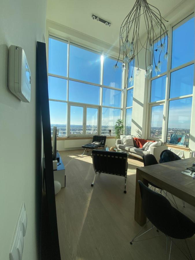 Private On An Espectacular And Unique View Shared Flat Apartment