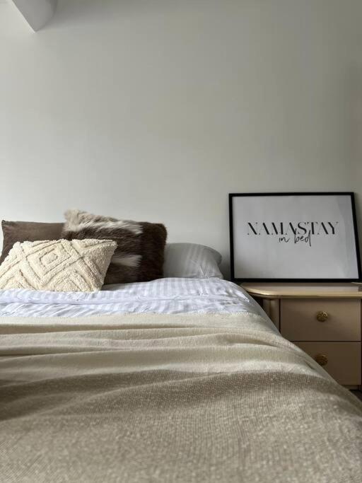 Lovely 2-bedroom Duplex W/ Balcony In Brussel