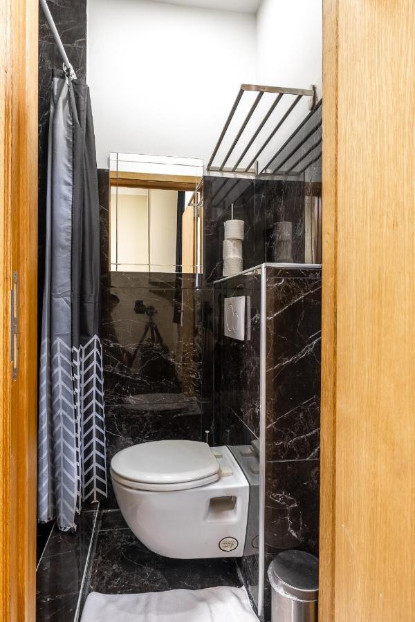 Dupont Gare Du Nord * Brussels