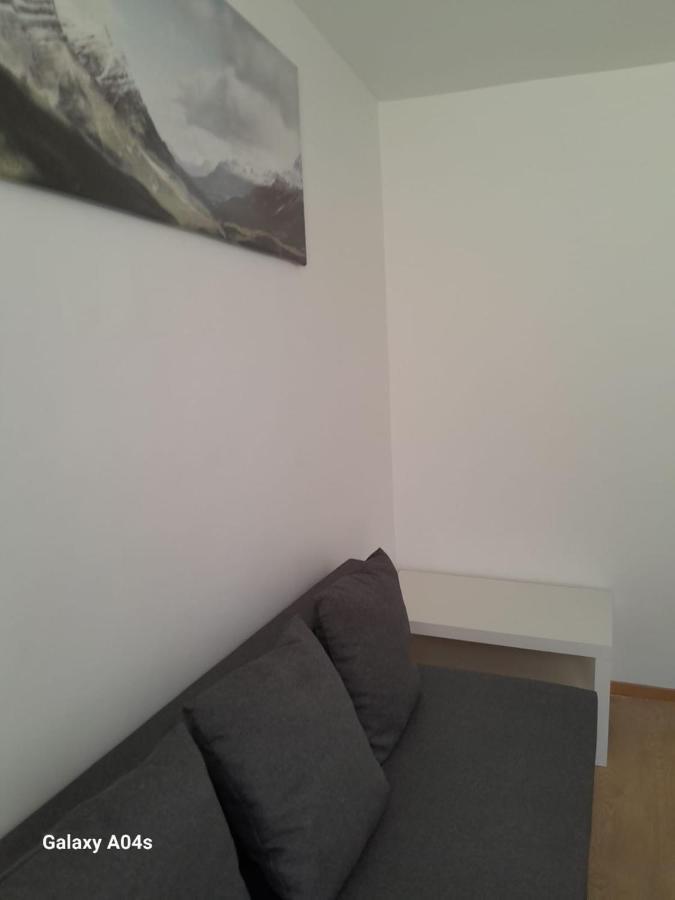 Apartment 1 Bedroom Sleeps 4