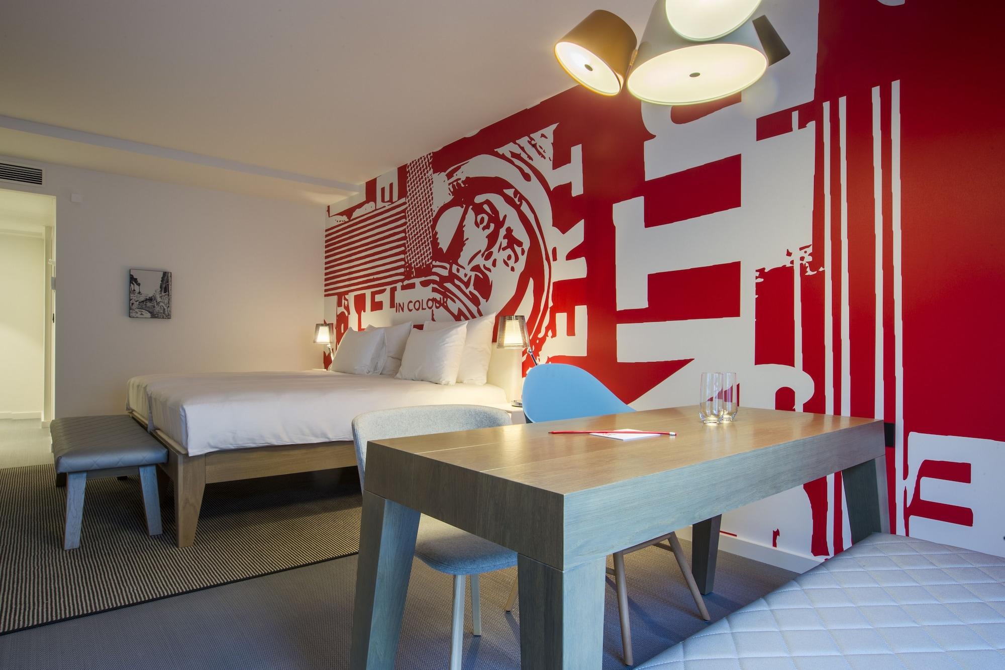 Radisson Red Brussels 4*