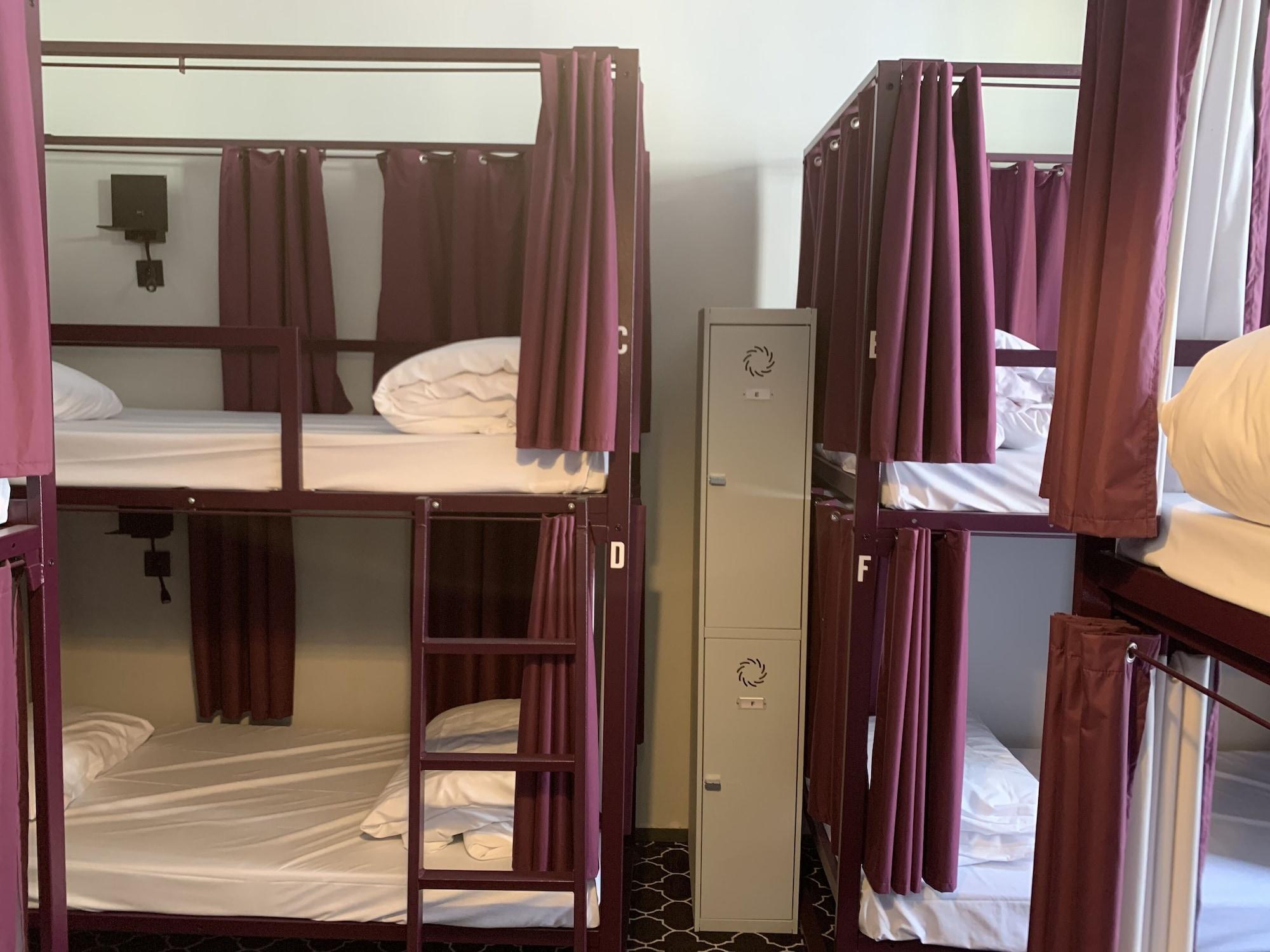 Safestay Grand Place Hotel 3*
