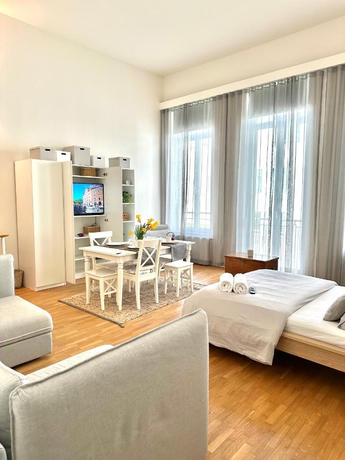 Apartment European Comission Beautiful Studio *