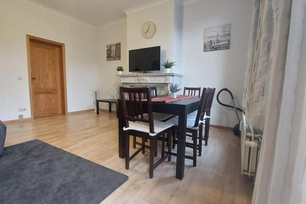 Charming 1-bedroom Apartment *