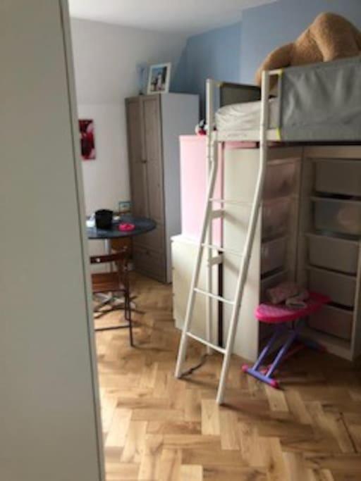 Apartment In Maison De Metre In Etterbeek *