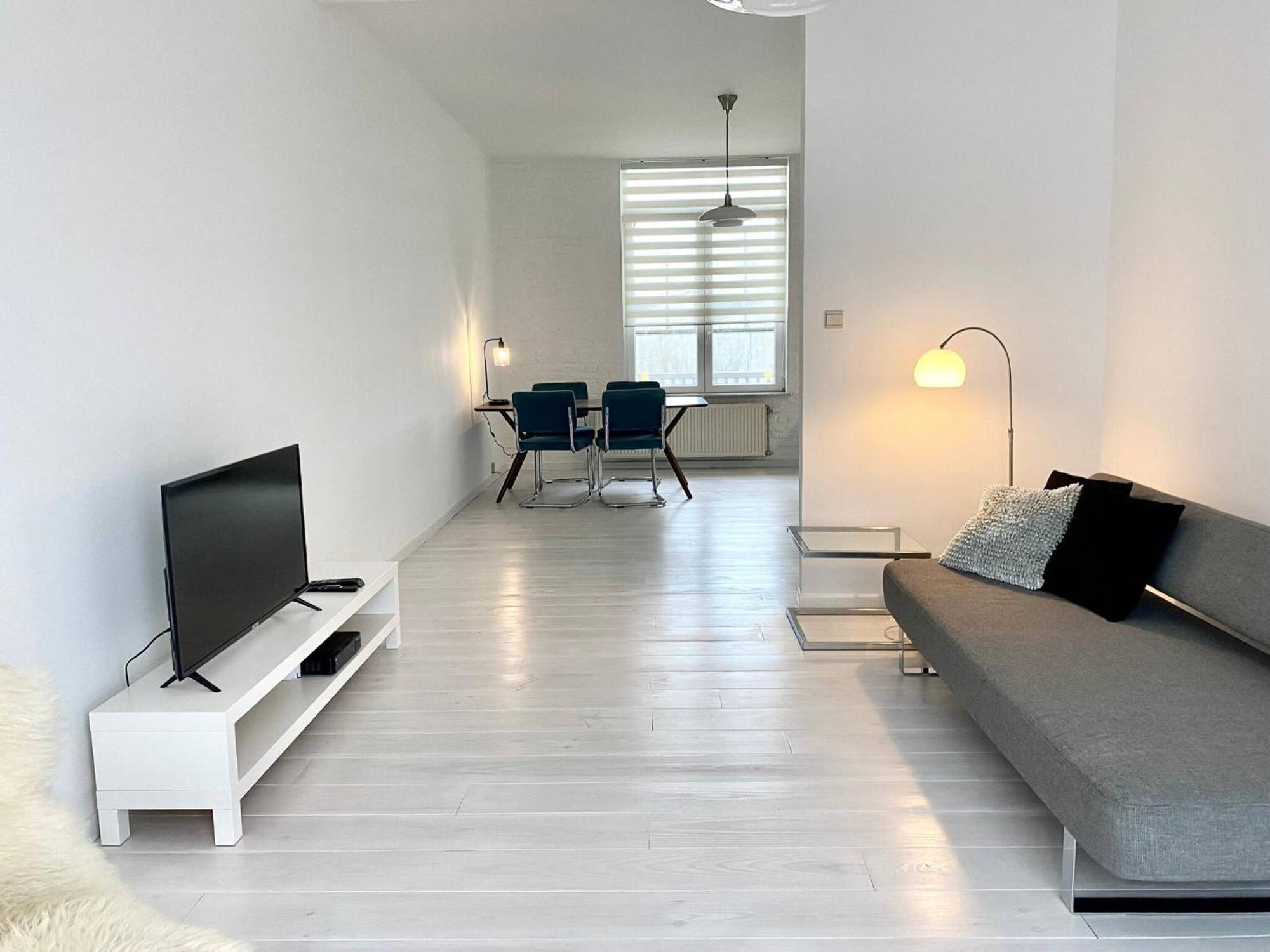 Appartement Wit Ii, Near Metro, Train N7670 *
