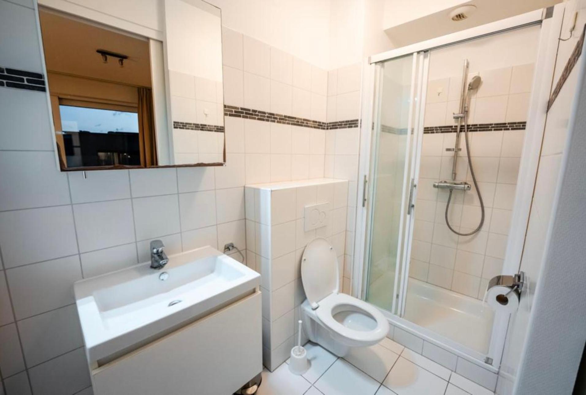 With Stunning View In Center Apartment