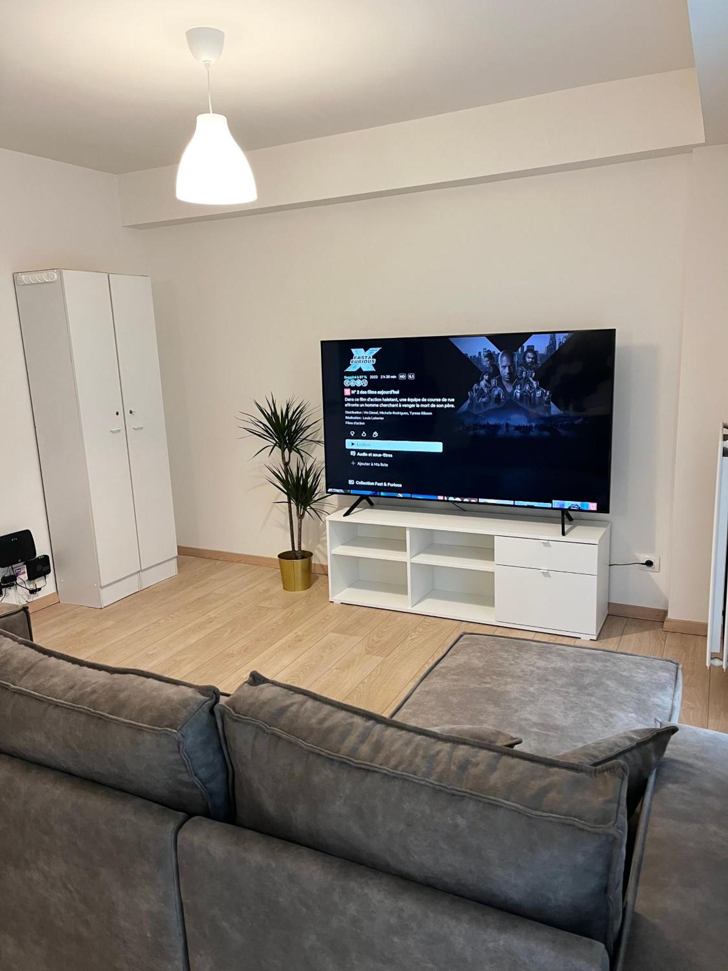 Elegant Flat - Center Of *