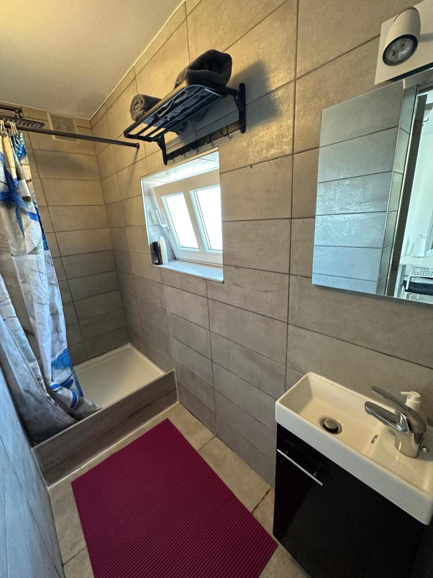 Dreamland Eu, Apartamento Bruxelas