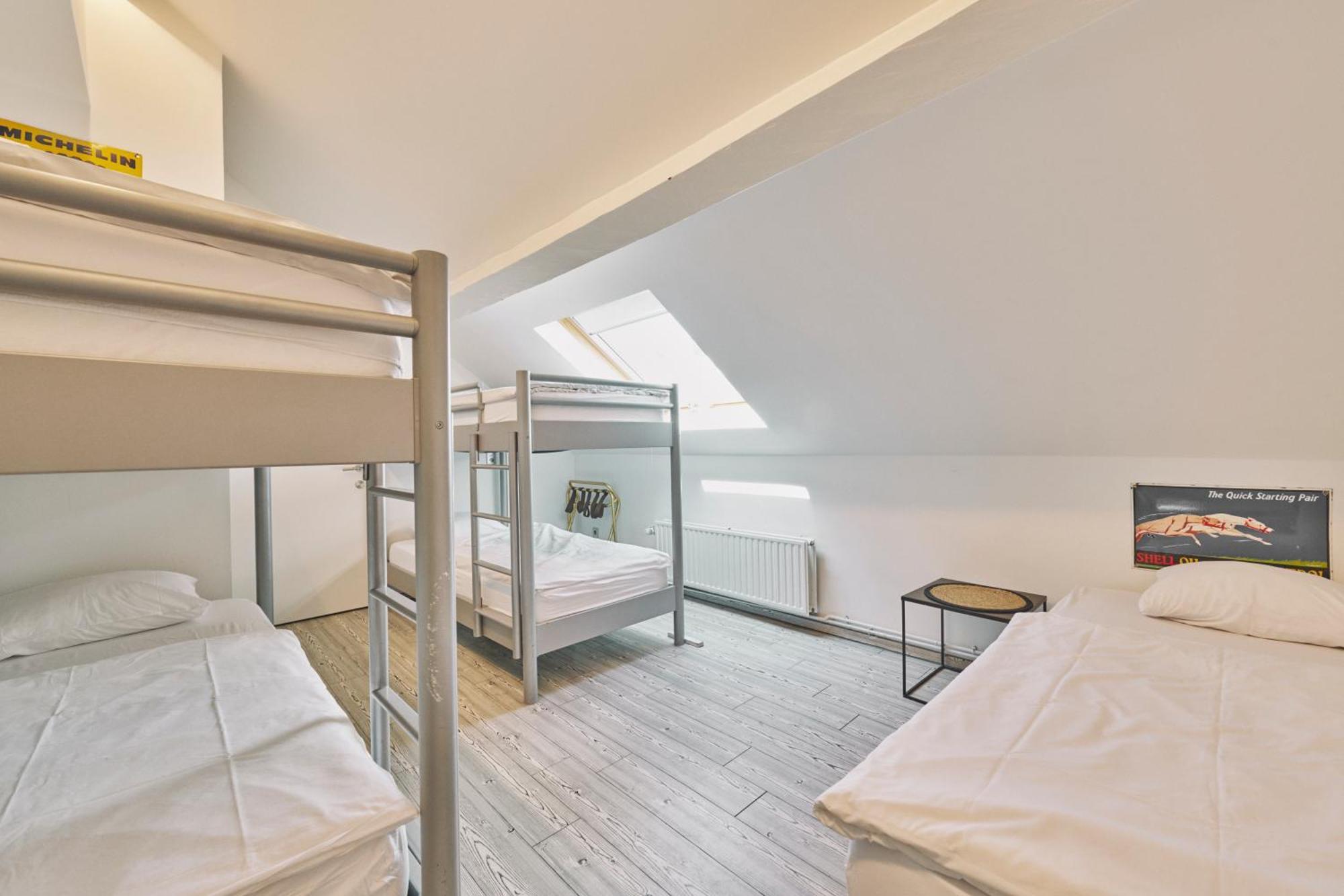 Hostel The Legacy By 2go4 Center