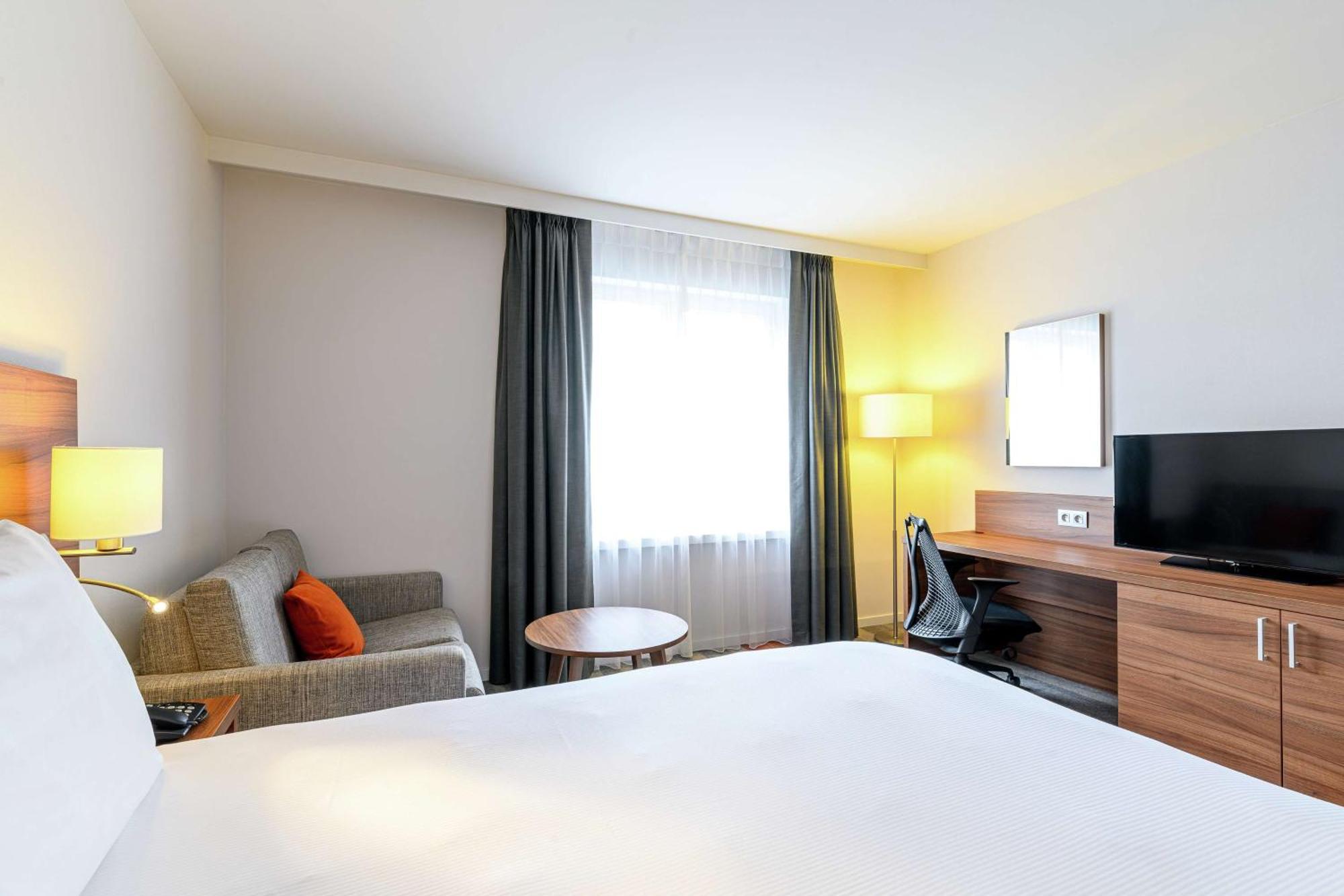 Hilton Garden City Centre Hotel Brussels